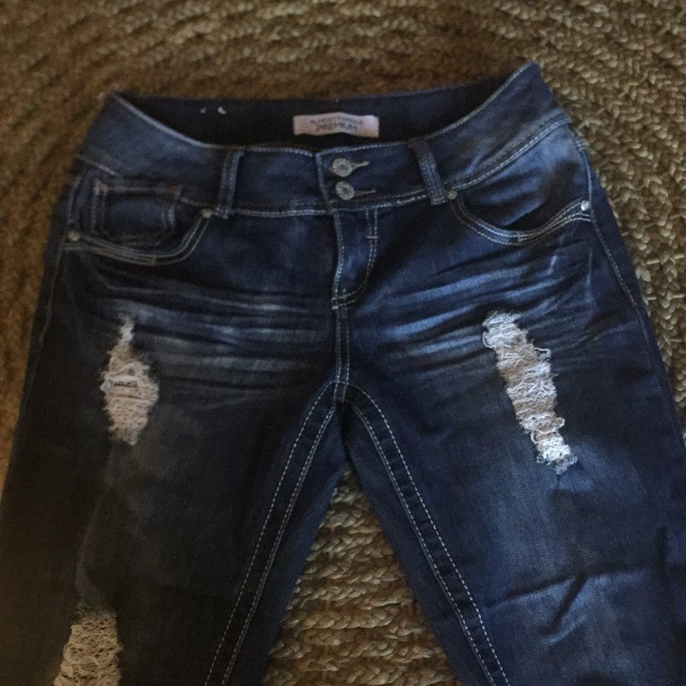 Almost Famous Premium Skinny Jeans size 7